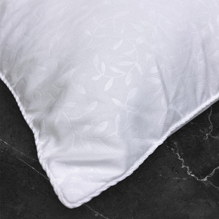 Подушка с белым витым кантом Sofi de Marko-1
